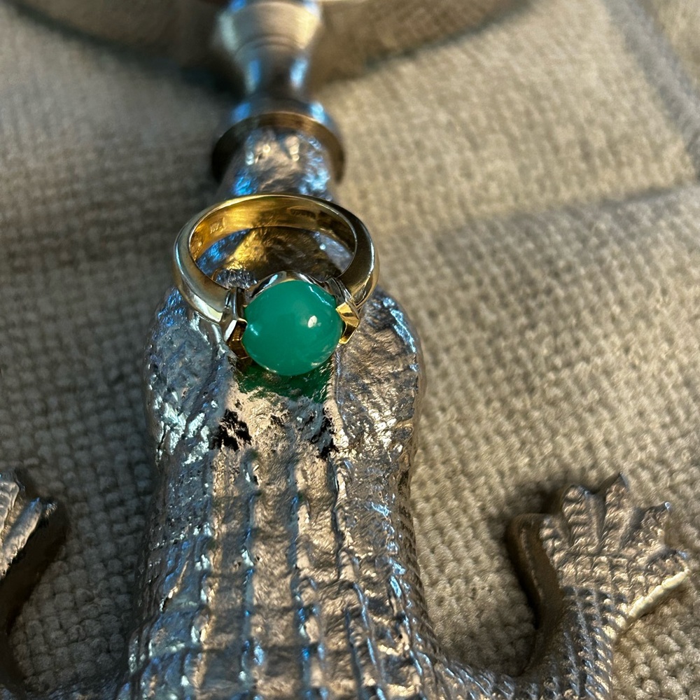 14k Yellow Gold Nabco Ring with green jade stone. Size 5